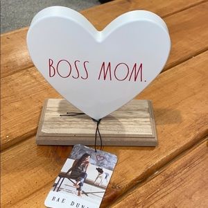 Rae Dunn “Boss Mom” Heart Stand